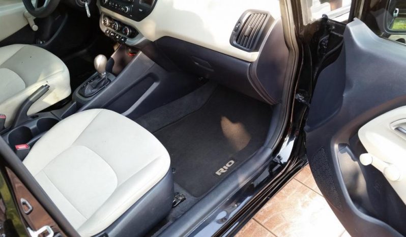Usados: KIA Rio 2013 en Guatemala City full