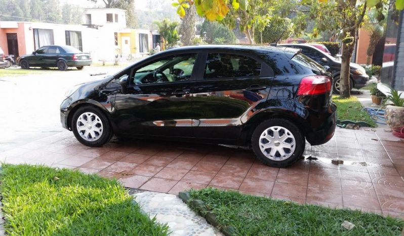 Usados: KIA Rio 2013 en Guatemala City full
