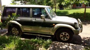 Hyundai Montero 2000 motor turbodisel intercooler. No quema aceite. Estado de motor y transmicion bueno. Nuevas llantas, bateria, starter, injectores de combustible, candelas de precalientar. Negosio.