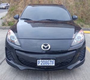 Mazda3 2012 ubicado en Guatemala MAZDA 3 I TOURING 2012 COLOR NEGRO • Motor 2.0 4 cilindros skyactive • Caja Tiptronic • Todas las bolsas de aire intactas • Tapicería en excelente estado • Cerradura Central • Full Equipo • Aire Acondicionado Al 100% Climatizado