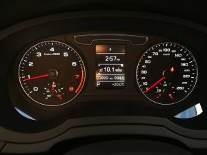 Audi Q3 2016 en Guatemala NÍTIDA /// DE AGENCIA /// 2016 Marca: AUDI Linea: Q3 Modelo: 2016 Color: NEGRO Tapicería: CUERO Motor: 1.4 TURBO Cilindros: 4 Transmisión: AUTOMÁTICA SECUENCIAL S-TRONIC (6 VELOCIDADES)