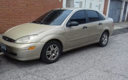Ford Focus 2000 usado ubicado en Guatemala En buen estado, y a buen precio (para este modelo) motor 2000 4 puertas polarizado tapiceria de tela en buen estado.