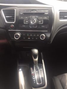 Honda Civic 2013 usado ubicado en Guatemala Vendo Honda Civic Lx 2013 Motor 1.8 con sistema Econ Frenos ABS Sistema anti derrape Camara de Retroceso Audio Bluetooth usb y llamadas