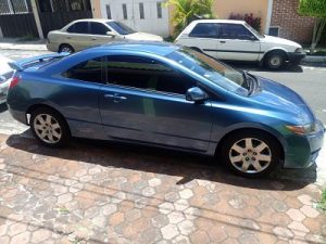 Honda Civic 2010 usado ubicado en Guatemala -Motor a toda prueba, BIEN cuidado (solo aceite 10/30 sintetico a usado) -llantas en un 70% -pintura al 100% ( no AGUASO) se pinto hace 4 años y esta nitida -repuestos que se le han puesto repuestos SOLO ORIGINALES -todo el kit de aceite siempre se ha comprado en agencia -no es de agencia -automatico