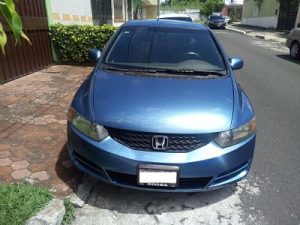 Honda Civic 2010 usado ubicado en Guatemala -Motor a toda prueba, BIEN cuidado (solo aceite 10/30 sintetico a usado) -llantas en un 70% -pintura al 100% ( no AGUASO) se pinto hace 4 años y esta nitida -repuestos que se le han puesto repuestos SOLO ORIGINALES -todo el kit de aceite siempre se ha comprado en agencia -no es de agencia -automatico