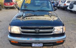 Toyota Tacoma 1998 usado ubicado en Guatemala Toyota Tacoma 1998 Pick-Up Línea: Tacoma Año: 1998 Procedencia: MIAMI Automático Motor: 2.400 cc Color: Negro Duraliner Pintura Nítida