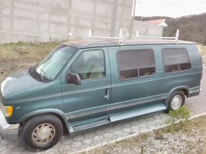 Ford E-150 1997 usado ubicado en Antigua Guatemala, Guatemala Frenos delanteros y rotulas de suspension nuevas 504 42469 Negociables