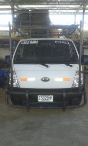 KIA K2700 2012 doble cabina usado en Guatemala Se vende vehículo doble cabina, línea K2700 L, 2700 CC, de 4 cilindros, 1 tonelada, color blanco, 5 asientos. Documentación en orden, listo para hacer el traspaso. Interesados pueden llamar al teléfono 2221-8027.