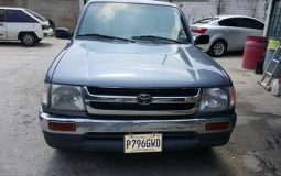 REMATO precioso Toyota Tacoma 1997, automático, motor 2.4 cilindros, recién ingresó al país, super económico, a toda prueba, papelería en orden, listo para entregar.