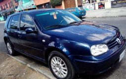 Volkswagen Golf 2005 usado ubicado en Guatemala Mecanico, DE AGENCIA modelo 2005 motor 2.0 aros de magnesio originales frenos ABS en las 4 llantas bolsa de aire del conductor Retrovisores electricos vidrios electricos polarizados