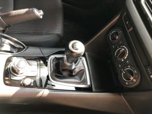 Mazda Mazda3 2016 • Motor 1.6 • 4 cilindros • Mecanico • Tapicería Impecable • Llave a Distancia • Pitura nitida • Nunca Chocado