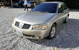 Nissan Sentra 2006, motor y caja en perfecto estado, llantas delanteras nuevas marca Dunlop, motor 1.8, barra delantera Led perfecta para carretera, caja Mecanica, a toda prueba!!! Precio negociable OJO hay que cambiar los hules de las muletas delanteras.