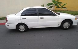 Mitsubishi Mirage 1999  Motor 1.5 Automáticos Tapicería en buen estado Todos sus servicios recién hechos