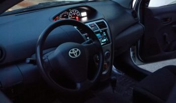 Toyota Yaris 2010 full