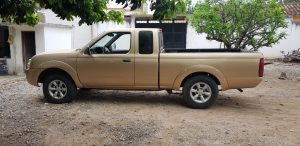 Nissan Xterra 2001, 4 cilindros, mecánico, extra cab, palangana larga, calcomanía 2020 pagada, papeles en orden y listos para traspaso. Negociable