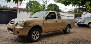 Nissan Xterra 2001, 4 cilindros, mecánico, extra cab, palangana larga, calcomanía 2020 pagada, papeles en orden y listos para traspaso. Negociable