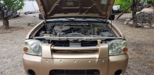 Nissan Xterra 2001, 4 cilindros, mecánico, extra cab, palangana larga, calcomanía 2020 pagada, papeles en orden y listos para traspaso. Negociable