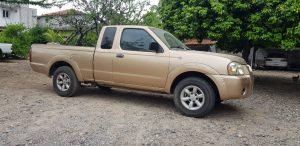 Nissan Xterra 2001, 4 cilindros, mecánico, extra cab, palangana larga, calcomanía 2020 pagada, papeles en orden y listos para traspaso. Negociable