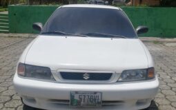 Suzuki Baleno 1998 268xxx kilómetros Motor 1.6 Aprox 33km/galón Servicios al día Compresiones nítidas Mecanicamente perfecto